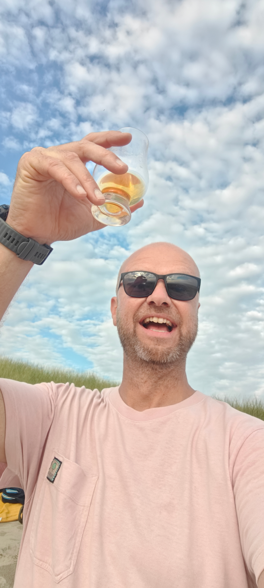 Toast tegen de wolken